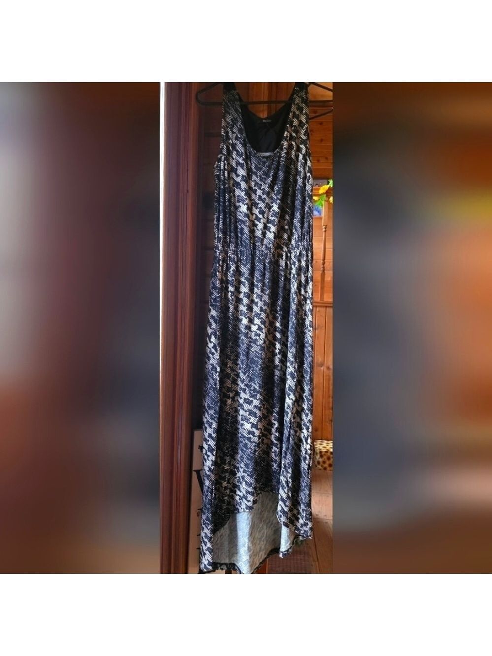 Black and White Elegant Maxi Dress - Picture 6 of 6
